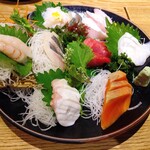 刺身8点盛り合わせ(3949円)