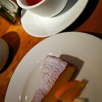 イゾラ ブル - ランチセットのデザートとアップルティ