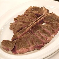 AKARENGA STEAK HOUSE - プライムビーフのTボーンステーキ