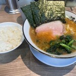 ラーメン 野良裏家 - 