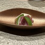 鮨 富かわ - 白和え　30ヶ月熟成国産のハモンセラーノ、イチジク、ゴルゴンゾーラ、若桃