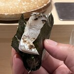 鮨 富かわ - 太刀魚。炙って、ゆずを効かせて、ミョウガ、生姜、ネギ、スプラウト系の薬味でさっぱりと。