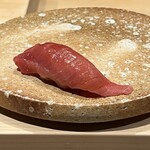 鮨 富かわ - 中トロ　薄いのを2枚重ねて。