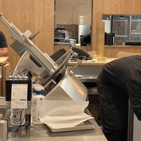 すき焼 しゃぶしゃぶつかだ KITTE大阪店 - 