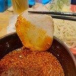廣島つけ麺本舗 ばくだん屋 - 焼豚も色が変わる