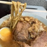 ラーメン富士丸 平塚店 - もっちりつるつるした太平打ちウェーブ麺