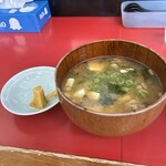 食堂居酒屋 大福 - 器の大きさが分かるようにパシャリ。