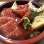 すし処 若 - 本鮪トロ漬け丼別角度。