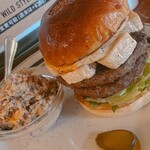 ザ・コーナー ハンバーガー＆サルーン - 