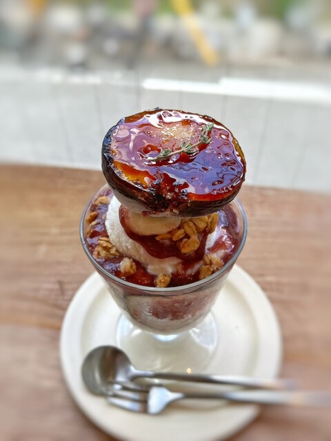 いちごグラタン様 sica_okashi シカシカ いちごのグラタン ¥1500 🌷下にもたっぷり