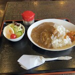 モン - 料理写真:カレーライス（サラダ付き）
600円
