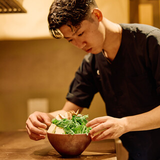 【揚げ玉】積み重ねた旨味をまとめ上げる、名店の特製揚げ玉