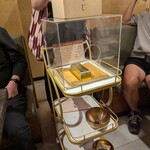 一億円で居酒屋建ててみた。億万鳥者 新宿本殿 - 