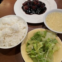 全家福 新館 - 黒酢の酢豚定食1,400円