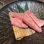 焼肉ハウス大将軍 - ロース、かなり厚い。12ミリくらい？