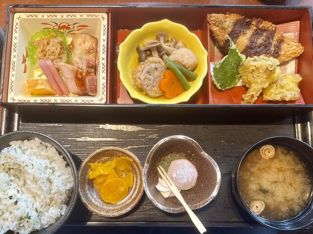 Seafood Nihonshu Hokkori Kasumigaseki Ten