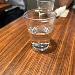 HOPPERS - 食前のカルダモン水