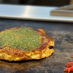 ともえ - 魚粉を大量にかけて、青のりをダイブ