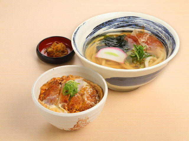 杵屋 盛岡駅フェザン店 &ndash; 本格うどんと居心地の良い空間 | 盛岡駅前