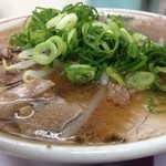 本家 第一旭 - チャーシューがきれいに何枚ではなく、適当量調理人の感性で盛られているのがｇｏｏｄ。