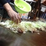 お好み焼 きじ - キャベツもたっぷりです。