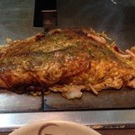 お好み焼 きじ - この日はモダン焼き、普通をお願いしました。