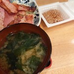 酒処 つがる - 豆腐とワカメの味噌汁