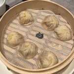 鼎泰豐 丸の内オアゾS店 - 黒豚小籠包3種(黒豚・上海蟹みそ・ホタテ)