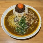 吉田カレー  - 並、レギュラー（甘）、豚小、玉ねぎアチャール、ゴーダチーズ（限定）