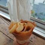 クレープ えんどう - 洋梨とカスタード　バター、カスタード、洋梨シロップ漬け、ピスタチオダイス、パイ