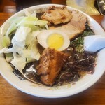 熊本らーめん 育元 - 豚骨濃度はかなり低めの超アッサリ。全体的に「塩味」が強いかなぁ・・・( ﾟεﾟ；)ﾑﾑｯ　具材は旨いんだけどなぁ・・・