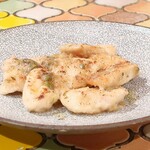 トリワイン ＰＩＫＯＳＨＨＨＵ - すだちと鶏むねの白ワインソテー