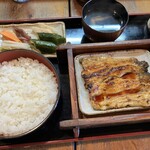 まるはん へそ曲がり - 