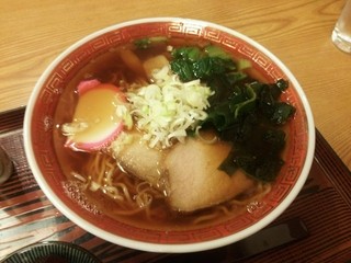 田丸庵 - わかめ・ほうれん草・メンマ・かまぼこ・チャーシュー２枚 （2014.10）