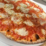 ピッツェリア ドーモ - ディアボラ　モッツァレラたっぷり！ピリ辛おいしい