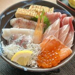 勘平衛 - 料理写真:海鮮丼