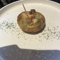 LIZARRAN 横浜店 - ジャンボマッシュルームのソテー　味わい深く美味！！
                    次回も必ずいただきたい！
