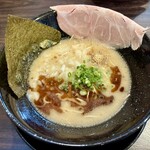 麺屋 黒源 - 料理写真:黒源ラーメン（ 黒マー油入り濃厚豚骨味 ）
