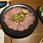 牛たん 馬刺し 和牛 個室肉酒場 ぶれゑめん 平塚駅前店 - 