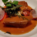 シェ草間 - 信州中野産紅酔豚肩ロース肉のクラフトビール煮込み