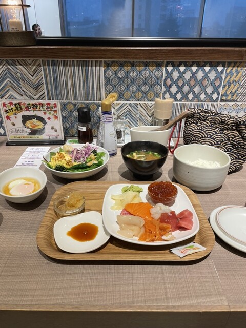 朝からスパークリングワインと美鈴珈琲とカツゲン飲み放題のユーコーテラスさんの朝食ブュッフェ : ユーヨーテラス ハコダテ