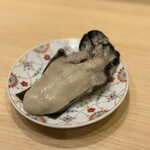 鮨 浜はち - 岩牡蠣の松前焼き