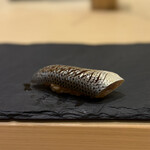 鮨 浜はち - 小肌の赤酢締め