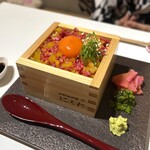 和牛どんぶり家 にくに - 和牛肉たくユッケ丼 ¥2,300