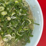一楽ラーメン - 大盛りラーメン　右
