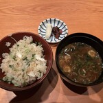 並木橋なかむら - 赤出汁とお漬け物で頂く。絶品過ぎて言葉が出ない