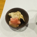 魚と炭と鉄板と ととと - 土瓶蒸しの具材