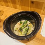 魚と炭と鉄板と ととと - 秋刀魚の土鍋ご飯