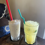 ちろりん村 - 左は、島バナナスムージー（豆乳）