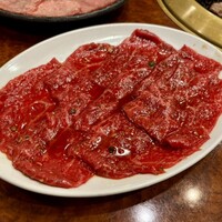 焼肉 スタミナ苑 - 肉ケーキのロースが戻って来るとこんな感じ